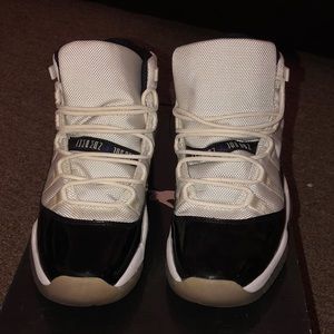 Air Jordan 11 - Concords